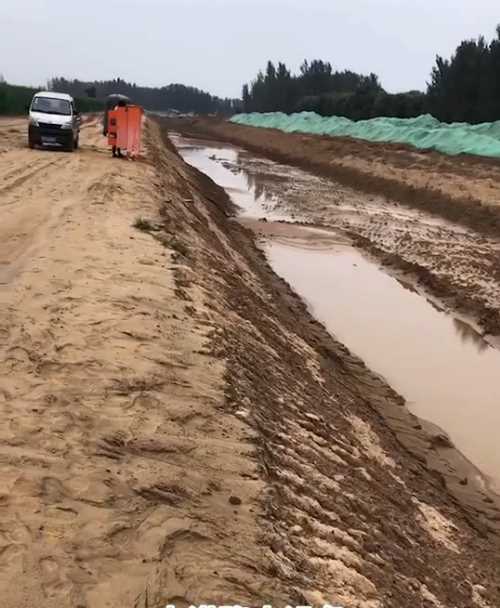 北京海淀区河道降水